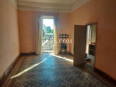 Maison - 300 m² - 6 pièces