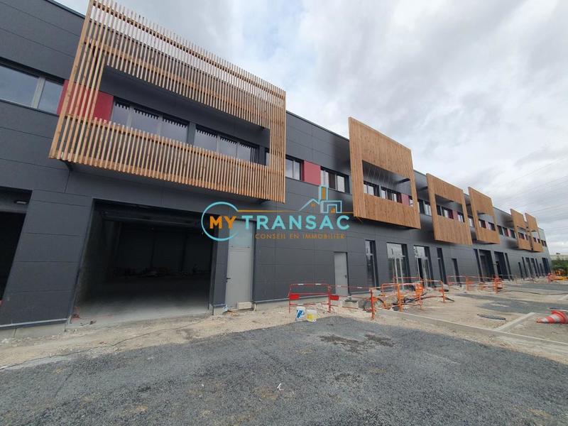 Local d'activité / Entrepôt - 533 m²