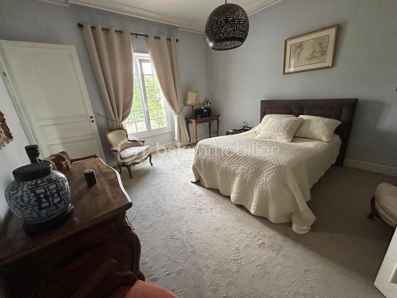 Propriété - 453 m² - 11 pièces