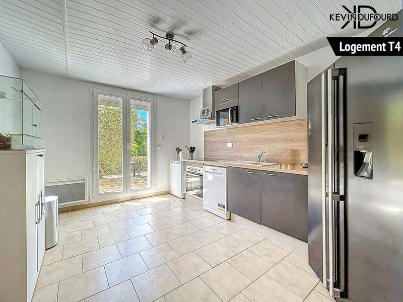 Maison - 225 m² - 11 pièces