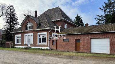 Maison - 236 m² - 9 pièces