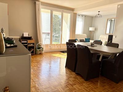 Appartement - 91 m² - 5 pièces