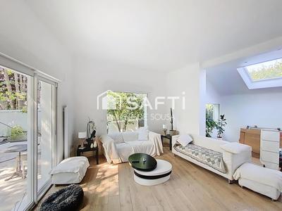 Maison - 198 m² - 8 pièces