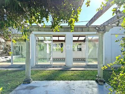 Maison - 644 m² - 17 pièces