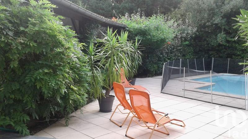 Maison - 260 m² - 9 pièces