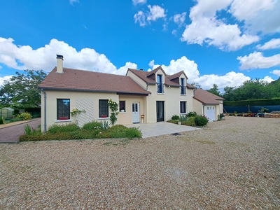 Maison - 143 m² - 7 pièces