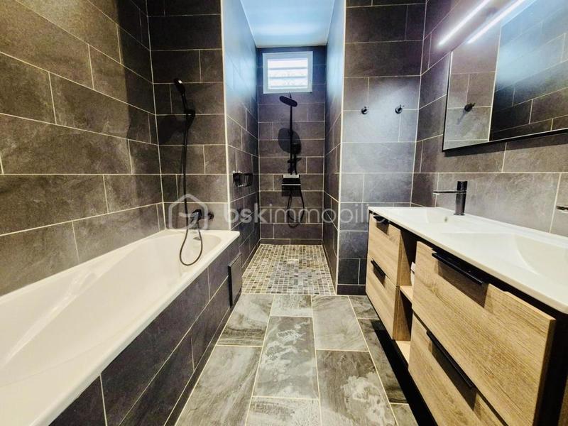 Villa - 200 m² - 4 pièces