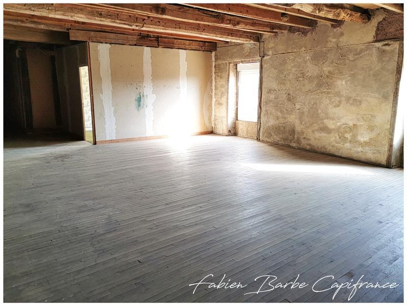 Maison - 260 m² - 7 pièces