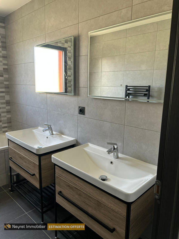 Maison - 122 m² - 5 pièces