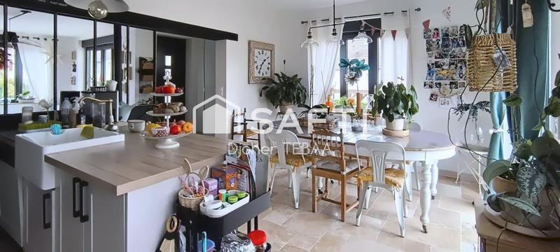 Maison - 96 m² - 6 pièces