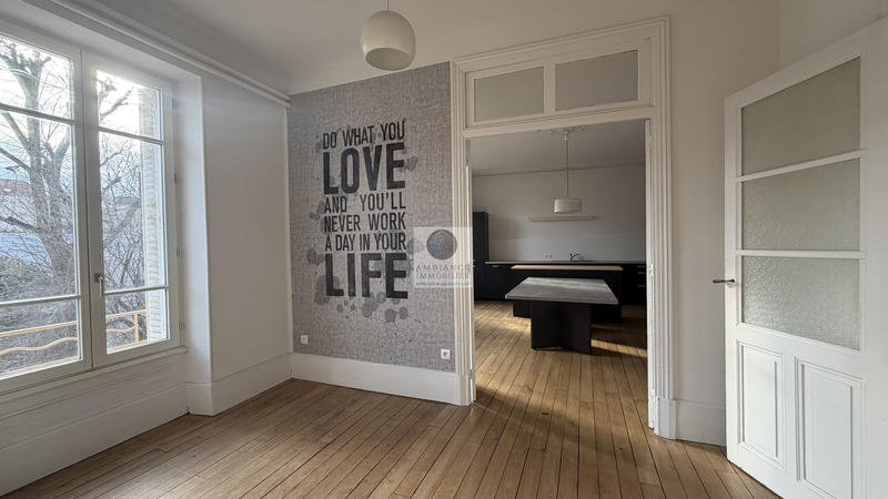 Appartement - 198 m² - 6 pièces