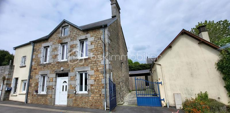 Maison de village - 139 m² - 7 pièces