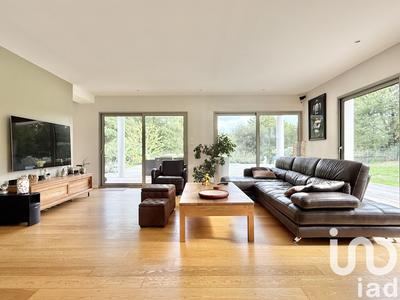 Maison - 210 m² - 7 pièces