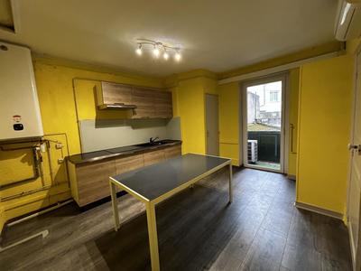 Appartement - 81 m² - 2 pièces