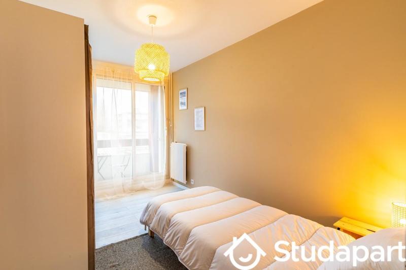 Chambre - 9 m² - 1 pièce