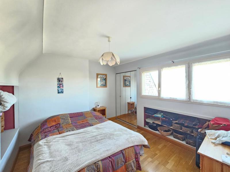 Propriété - 162 m² - 6 pièces