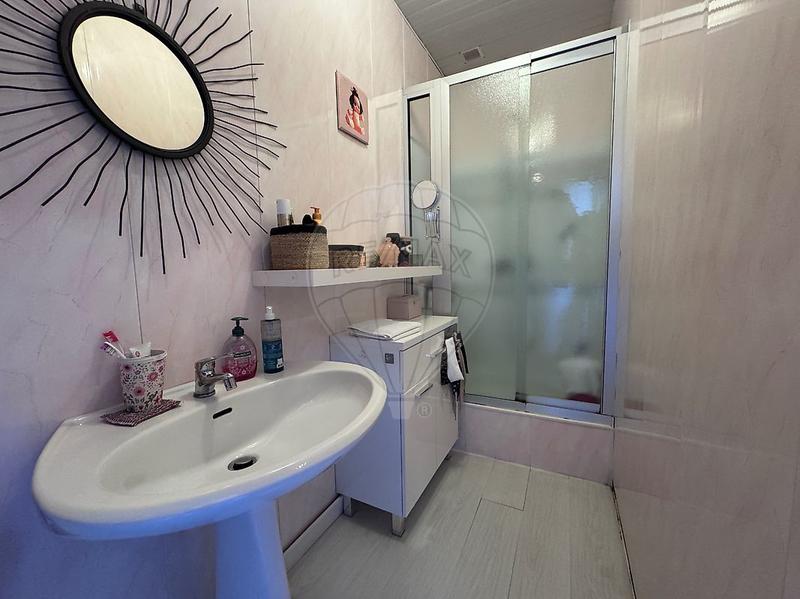 Local commercial - 1 241 m² - 6 pièces