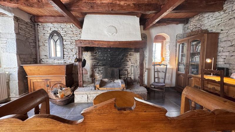 Maison - 220 m² - 7 pièces