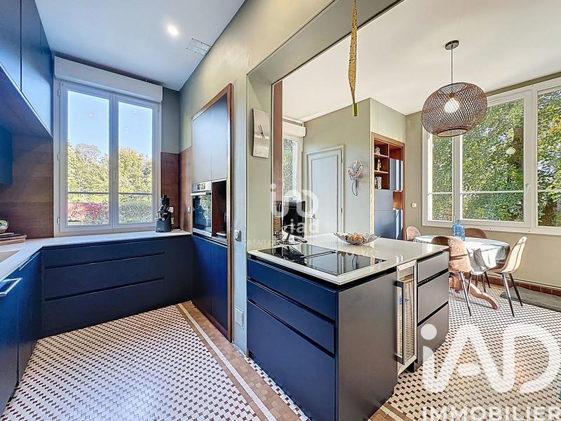 Maison - 210 m² - 8 pièces