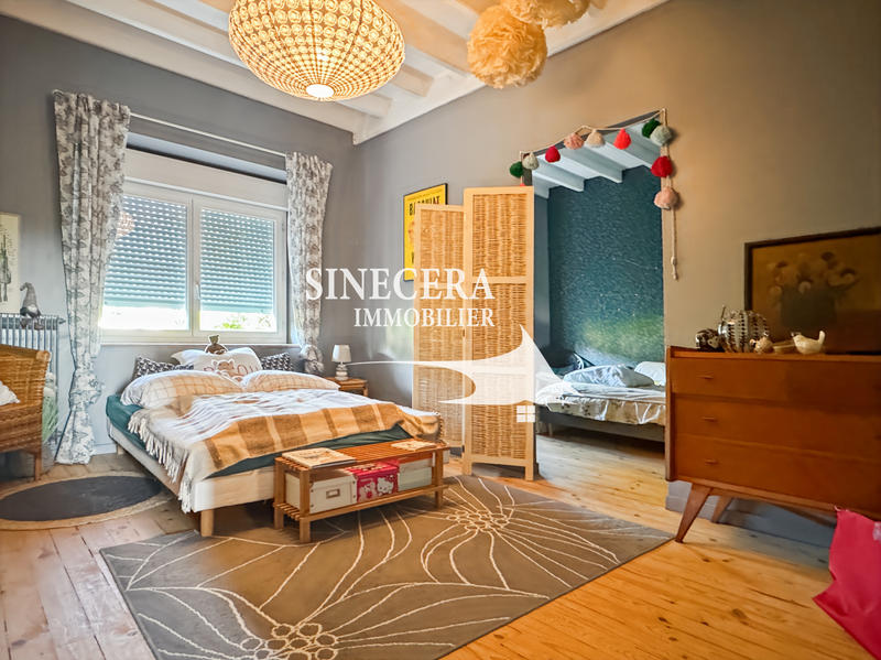 Maison - 260 m² - 9 pièces