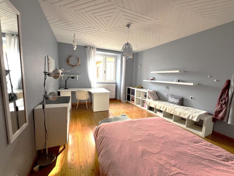 Maison - 235 m² - 6 pièces