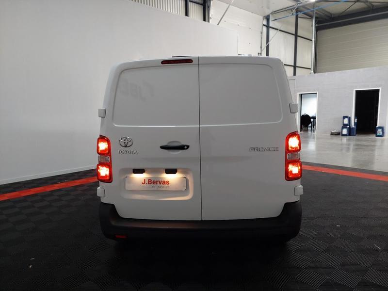 Toyota Proace 1.5 d Medium 120 d-4d Business