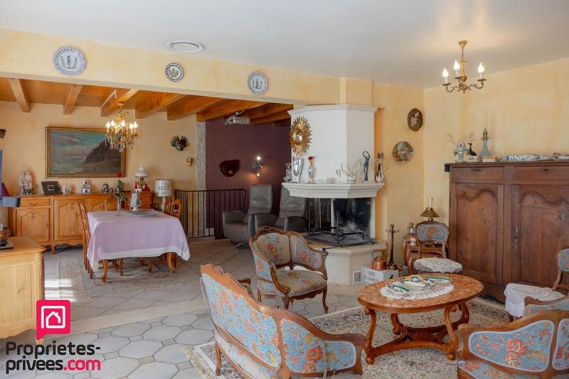 Maison - 200 m² - 8 pièces