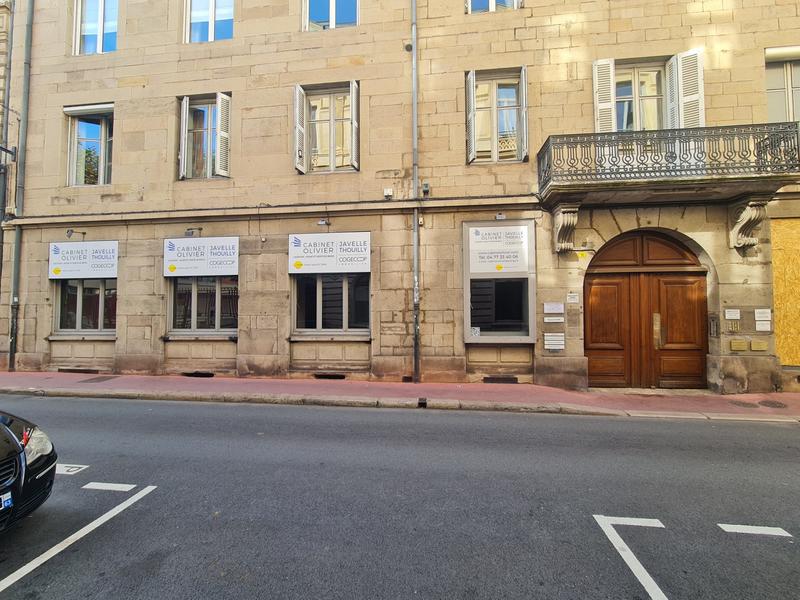 Bureau - 150 m² - 5 pièces