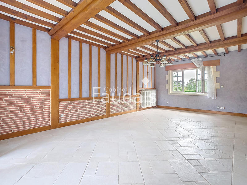 Maison - 198 m² - 8 pièces