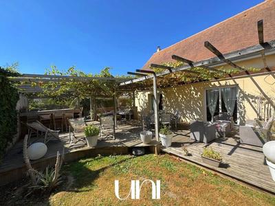 Maison - 210 m² - 6 pièces