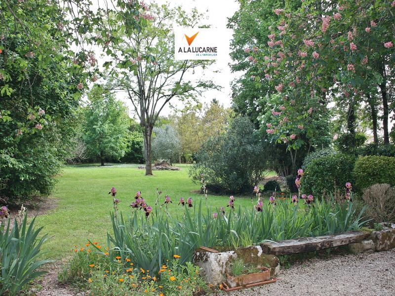 Maison - 255 m² - 9 pièces