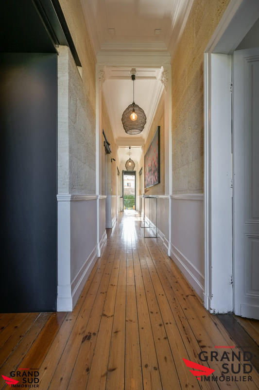 Maison - 222 m² - 6 pièces