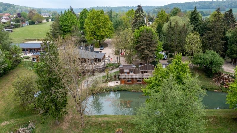 Propriété - 4 000 m² - 30 pièces