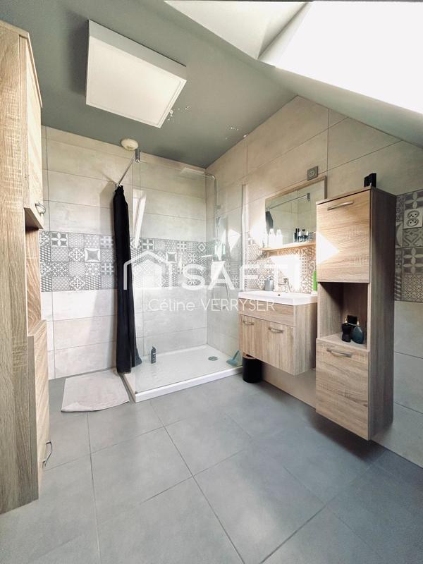 Maison - 166 m² - 9 pièces