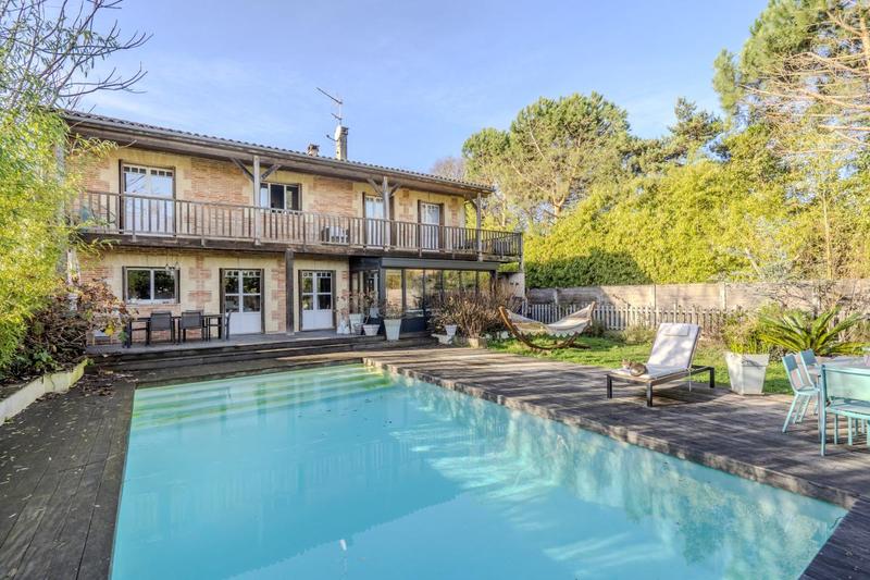 Villa - 200 m² - 6 pièces