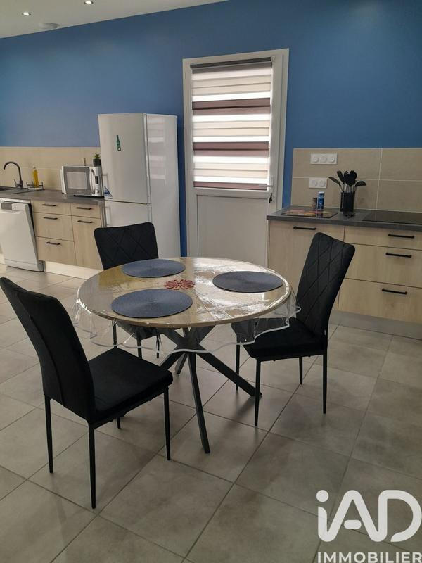 Maison - 220 m² - 8 pièces