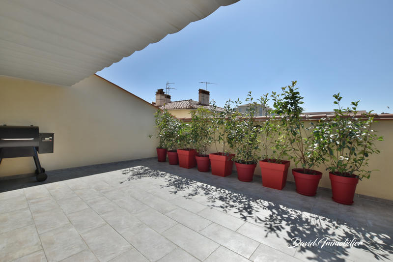 Maison - 250 m² - 10 pièces