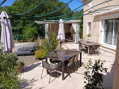 Demeure - 350 m² - 15 pièces