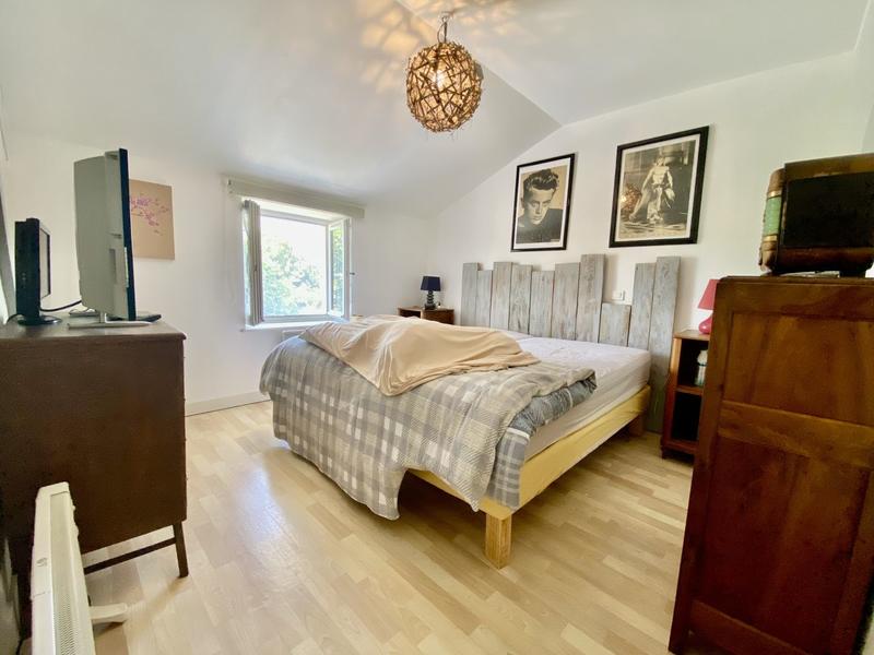 Maison - 279 m² - 9 pièces