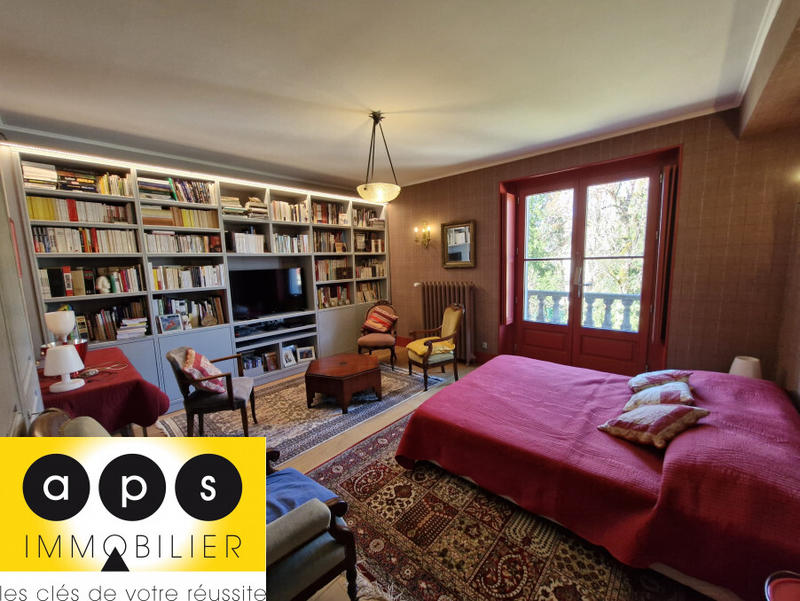 Maison - 200 m² - 8 pièces