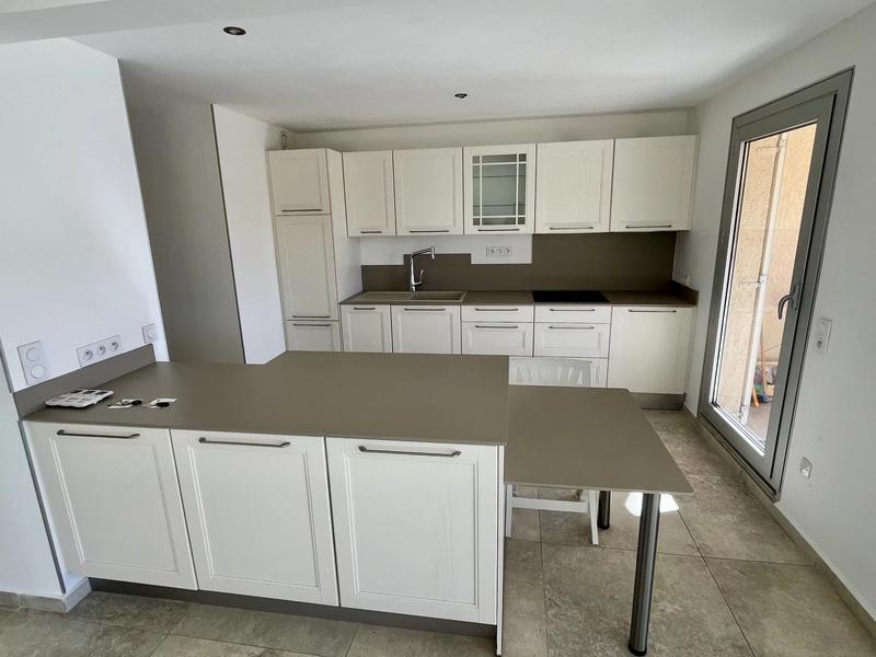 Appartement - 90 m² - 3 pièces