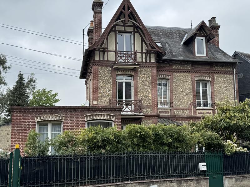 Maison - 163 m² - 7 pièces