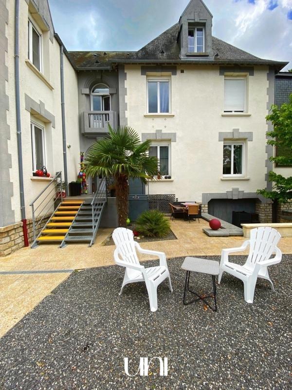 Maison - 422 m² - 12 pièces