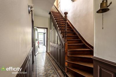 Maison - 277 m² - 11 pièces