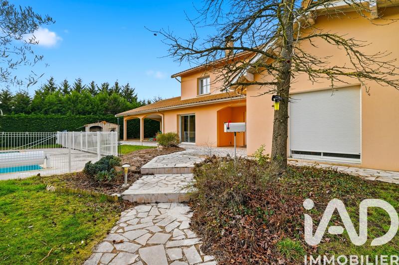 Maison - 217 m² - 8 pièces