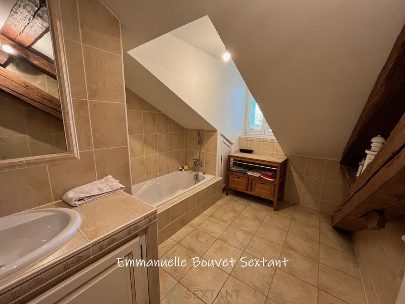 Maison en pierre - 173 m² - 6 pièces