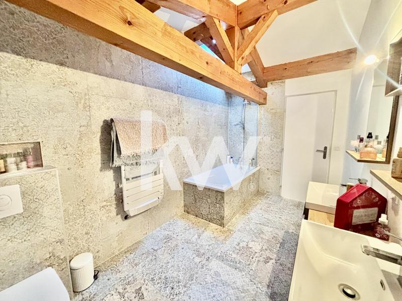 Maison - 180 m² - 5 pièces