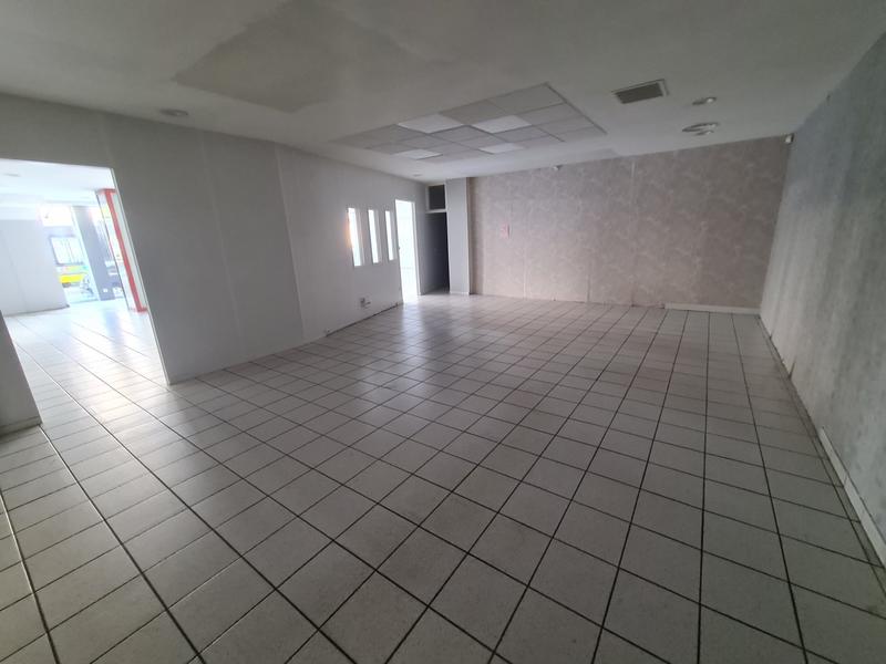 Local commercial - 220 m²