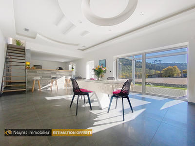 Maison - 180 m² - 4 pièces