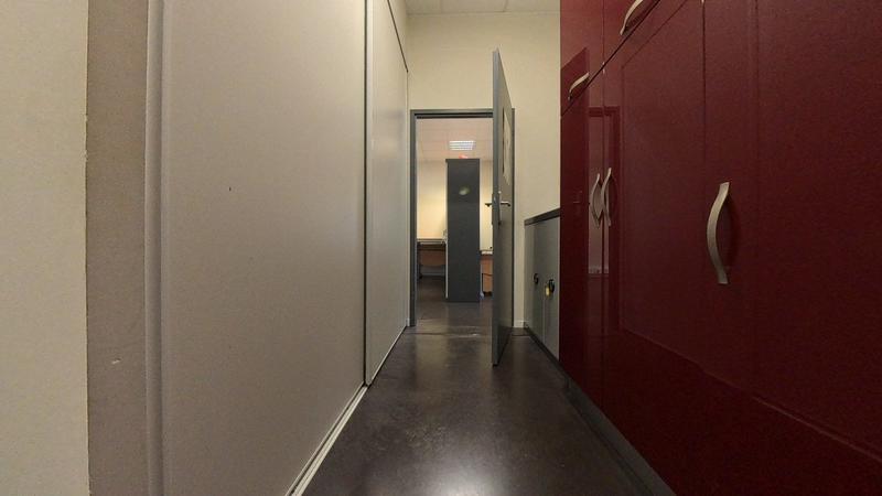 Local d'activités - 318 m²